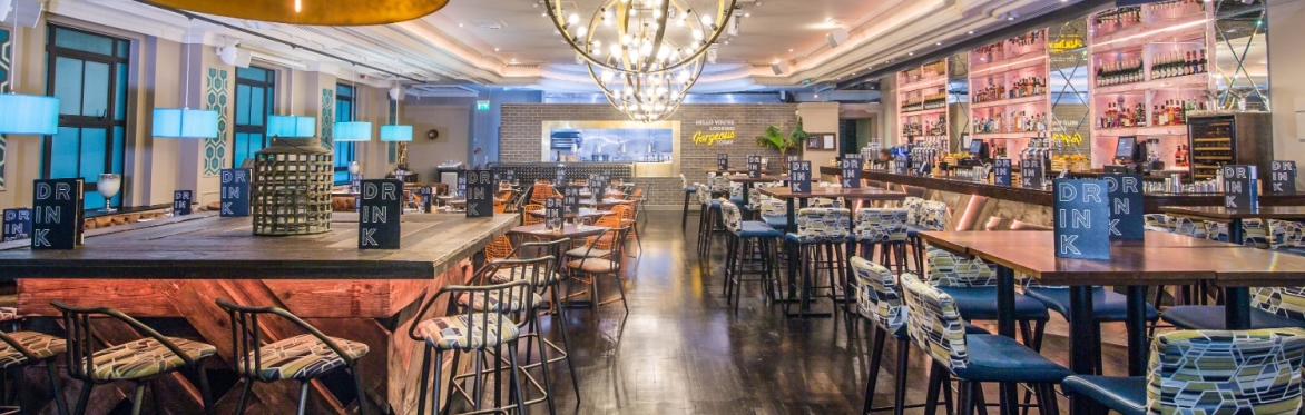 Socialite Mixer | Sway Bar Holborn | Welcome Drink | Make New Connections | Dancing