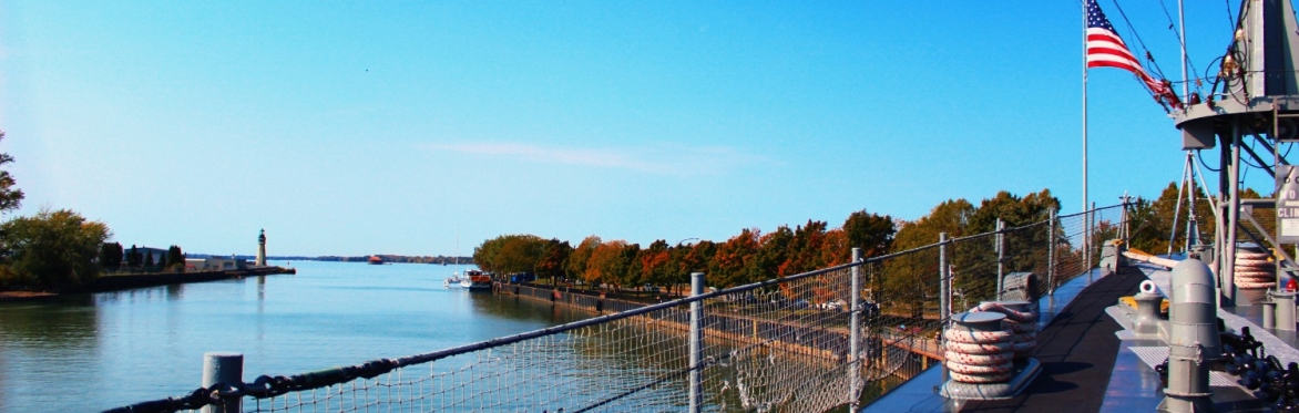 Family Photos at the Buffalo Naval & Military Park