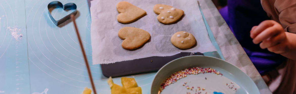 Fairy Bakery: July - 🐬  Mermaid Crispy Cakes & Summer Fruits
