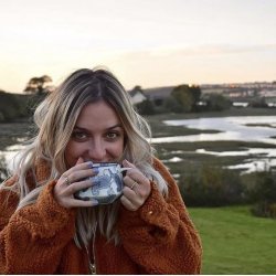 Book Club Live with Dr Belle Tindall-Riley