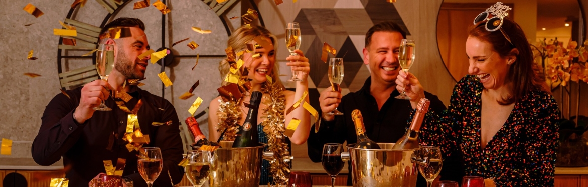 The Ultimate Christmas Party Night with Johnny Morton – Live Singer, Sax & DJ
