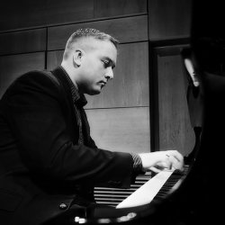 Tyler Hay - piano