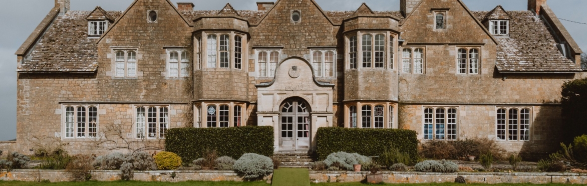 An evening of comedic song and light opera at Hilles House the unique arts and crafts venue in the Cotswolds