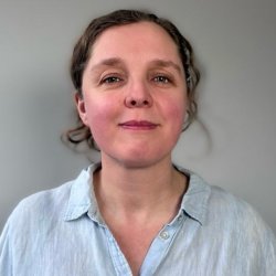 Photo of group facilitator Helen Gilbert