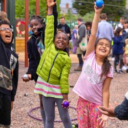 🌍 Summer family fun: Circus in the Gardens! With NoFit State Circus