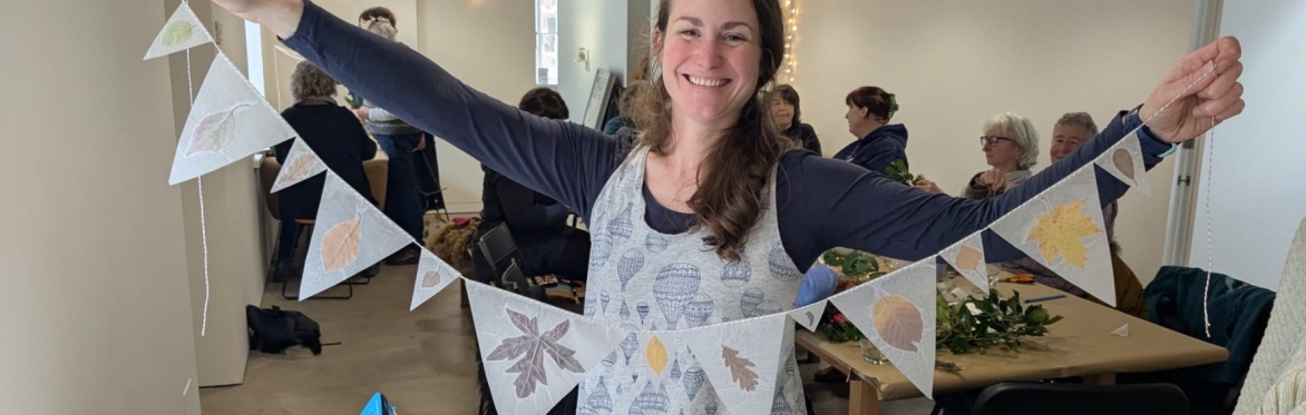 Meet and Make - Spring flower bunting