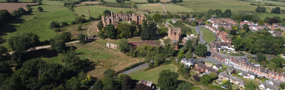 Aerial shot of the Kenilworth Castle and surrounding fields