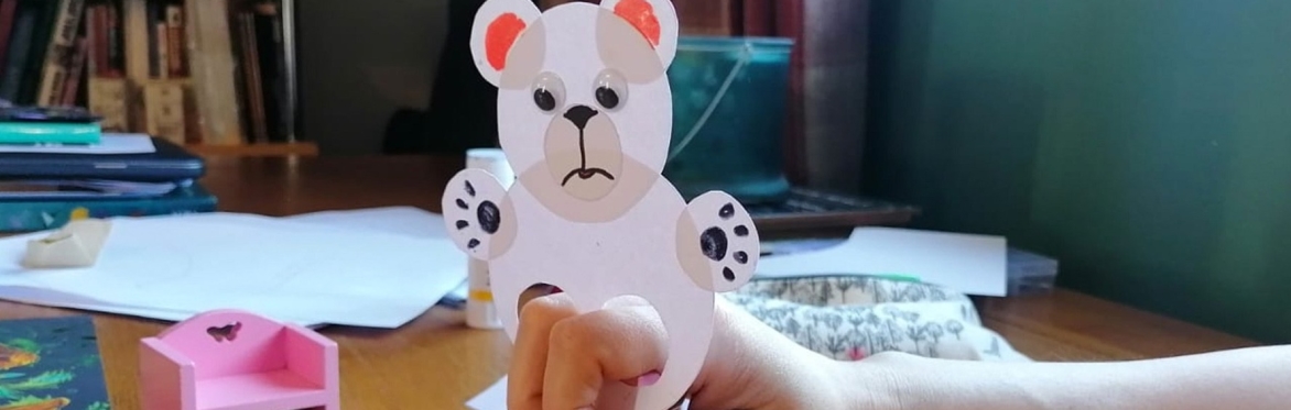 Puppet Making with Hoglets Theatre