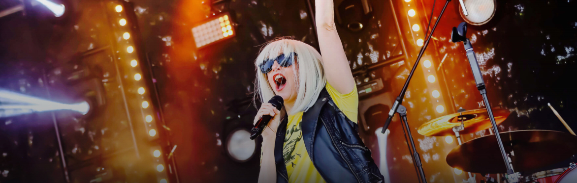 Blondie at Above the Bay