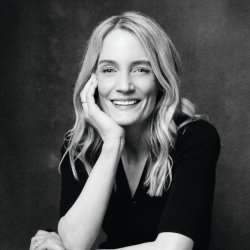 Lucy Foley headshot