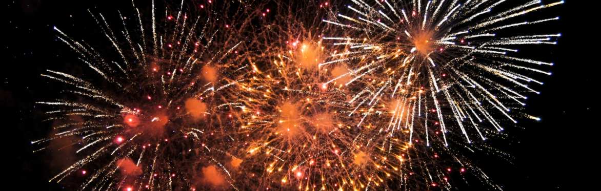 Matlock RUFC's Electrifying Bonfire & Fireworks Extravaganza