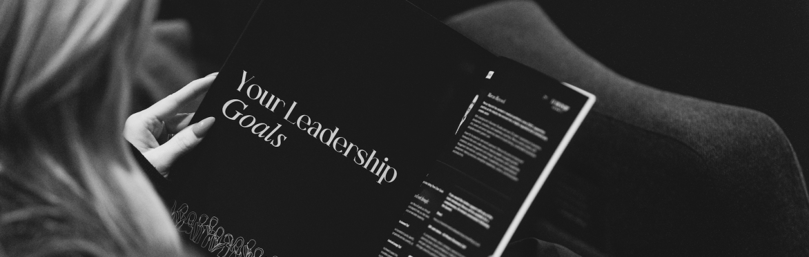 Logo saying Leadership Summit