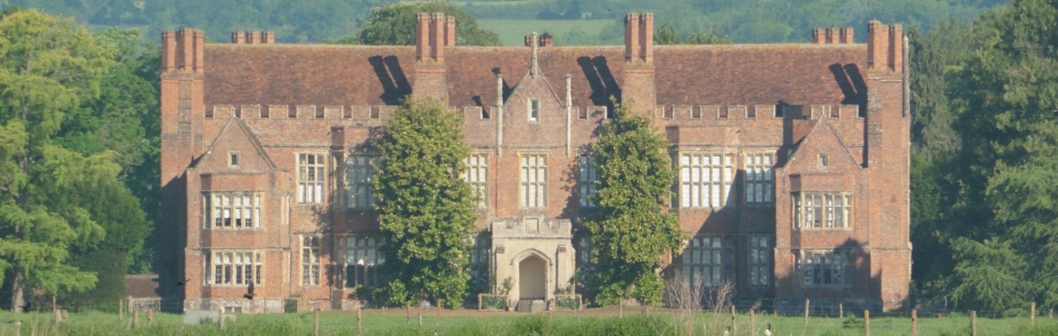 Thames Valley Country Houses