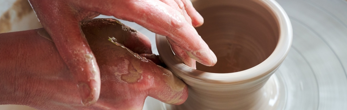 2-hour Taster session for adults - Throwing on the Wheel