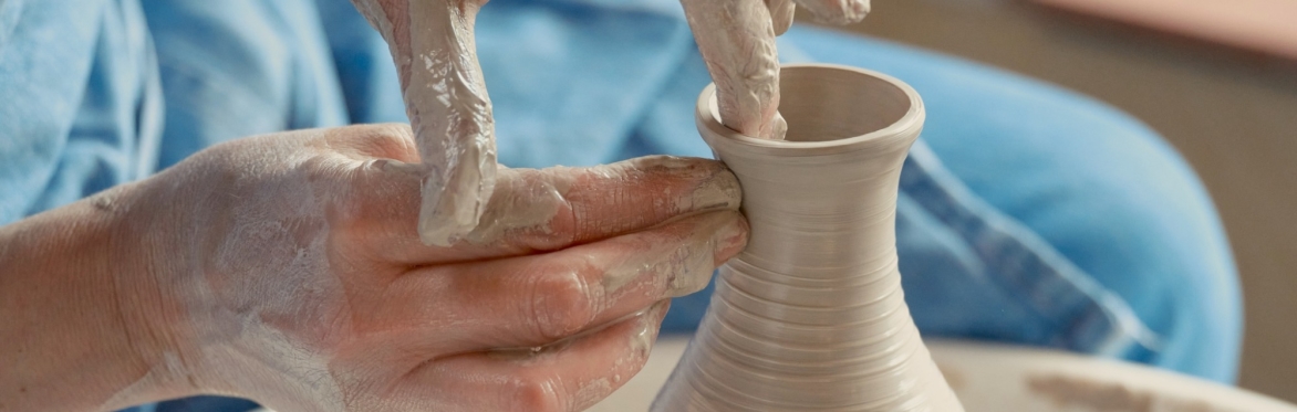 Throwing on the Wheel, INTERMEDIATE, with Birgit Pohl - 5-week course for adults