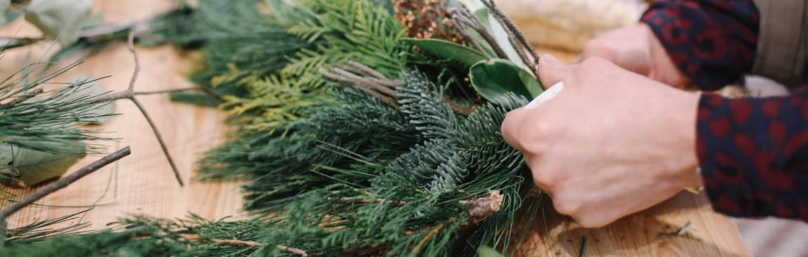 Holiday Wreath Decorating Workshop