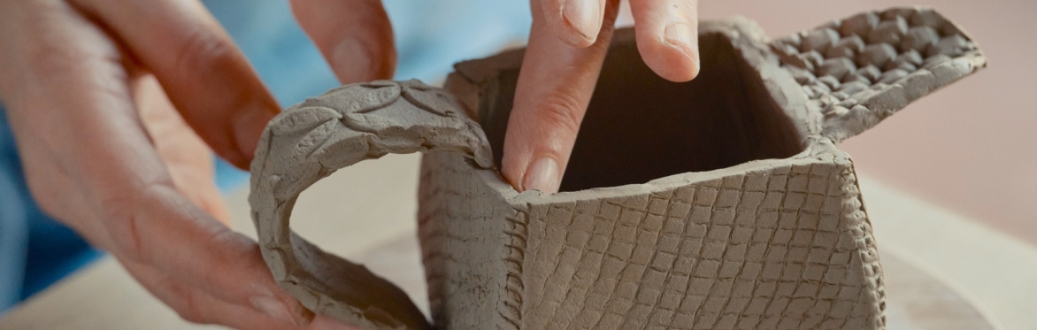 Hand-building, all levels, with Joanna Szwej-Hawkin - 6-week course for adults