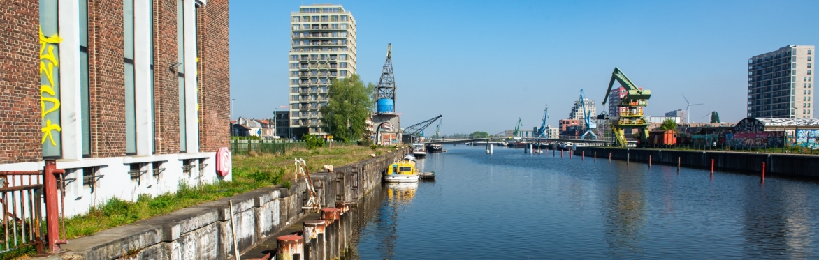 Oude Dokken en havenkranen