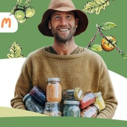 Robin Greenfield teaching at Foraging School