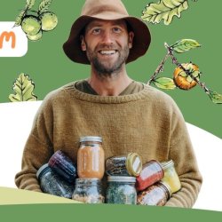 Robin Greenfield teaching at Foraging School
