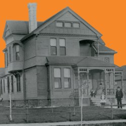 Flashlight Tours of the Comstock House