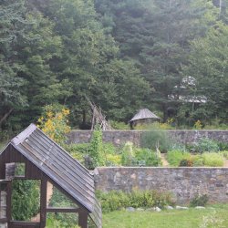 Join us for a tour of the Forest Farm homestead, the historic project of Helen and Scott Nearing, now preserved by The ﻿Good Life Center! In this year's Gather & Grow series, garden tour hosts will sh
