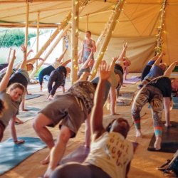 Wellness: Sunset Yoga, DJ & Rosé evening