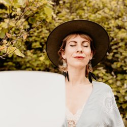 Sound healer with sound healing instruments