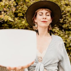 Sound healer with sound healing instruments