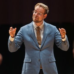 Jonas conducting