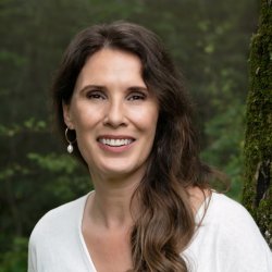 ariel lawhon headshot