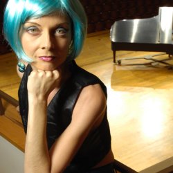 Pianist Nada – Loss, Life, Lebanon / Le deuil, la vie, le Liban