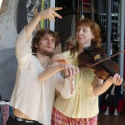 Drawing Dance in Motion at Topolski Studio