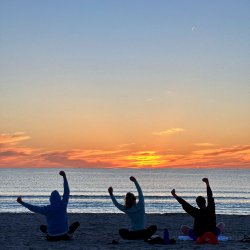 Lagos: Sun Down Beach Yoga