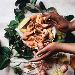https://unsplash.com/photos/person-holding-sliced-fruits-on-green-leaves-rSobSjM6fBM?utm_source=unsplash&utm_medium=referral&utm_content=creditShareLink