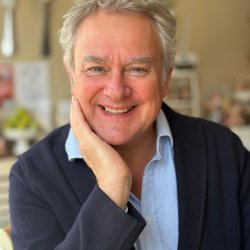 Hugh Bonneville - In conversation - Rory Sparkes and the Spy who Loved Tea