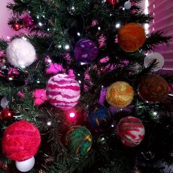 Needle Felt a Christmas Bauble