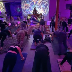 Deep House Yoga at Laguna Lab