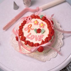 mini cake auto decorata con sac à poche
