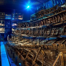 image of the wreck of the Mary Rose in its museum environment