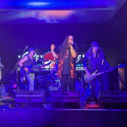 Glitz - Upstairs on the Main Stage