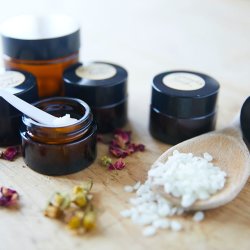 Candlelight and Craft: An evening of natural skincare gift making for Christmas