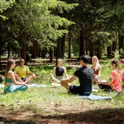 Trekking e yoga in quota