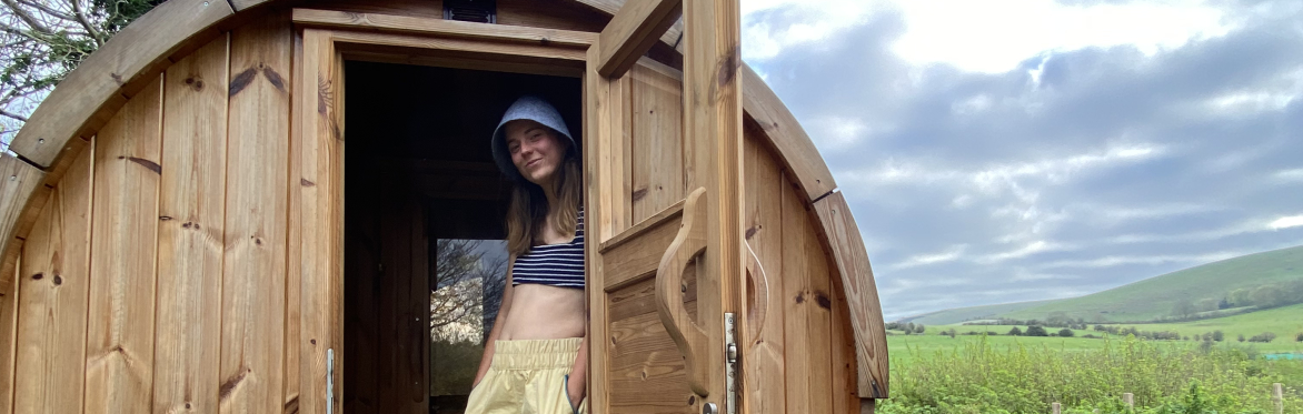 Bank Holiday Sauna Special- A two hour hosted sauna session, with treatments, cold plunge, hot drinks and fire circle.