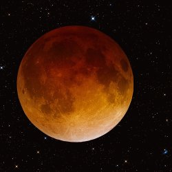 Blood Red Moon: Lunar Eclipse at Men-an-Tol & the Nine Maidens