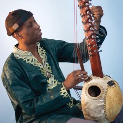 Friday Live in the Gardens : Kadialy Kayoute plays the kora