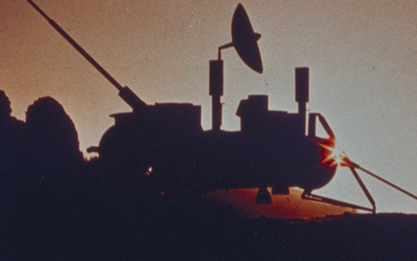 Artist rendering of Viking 1 on the surface of Mars. Image credit: NASA Ames Research Center, 1977