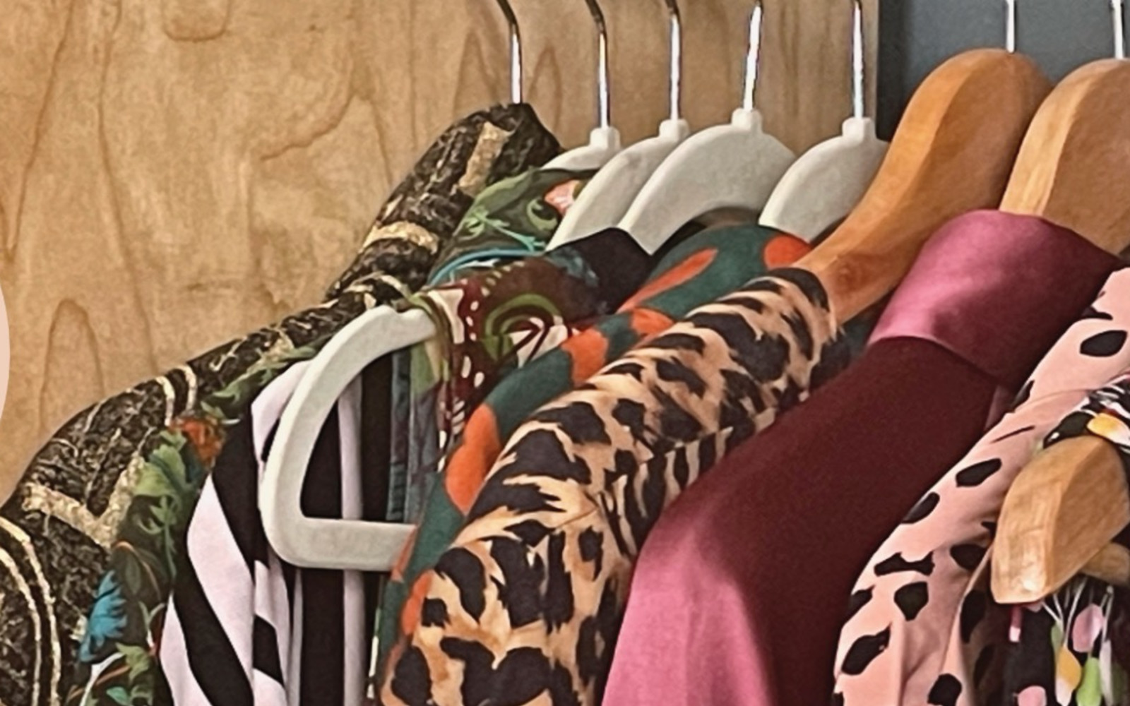 Ffair Ffeirio Dillad Plant/ Children clothes swap Congl Meinciau