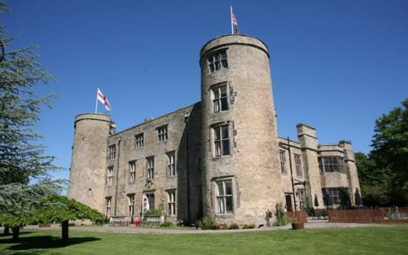 The Court of Henry VIII Feast