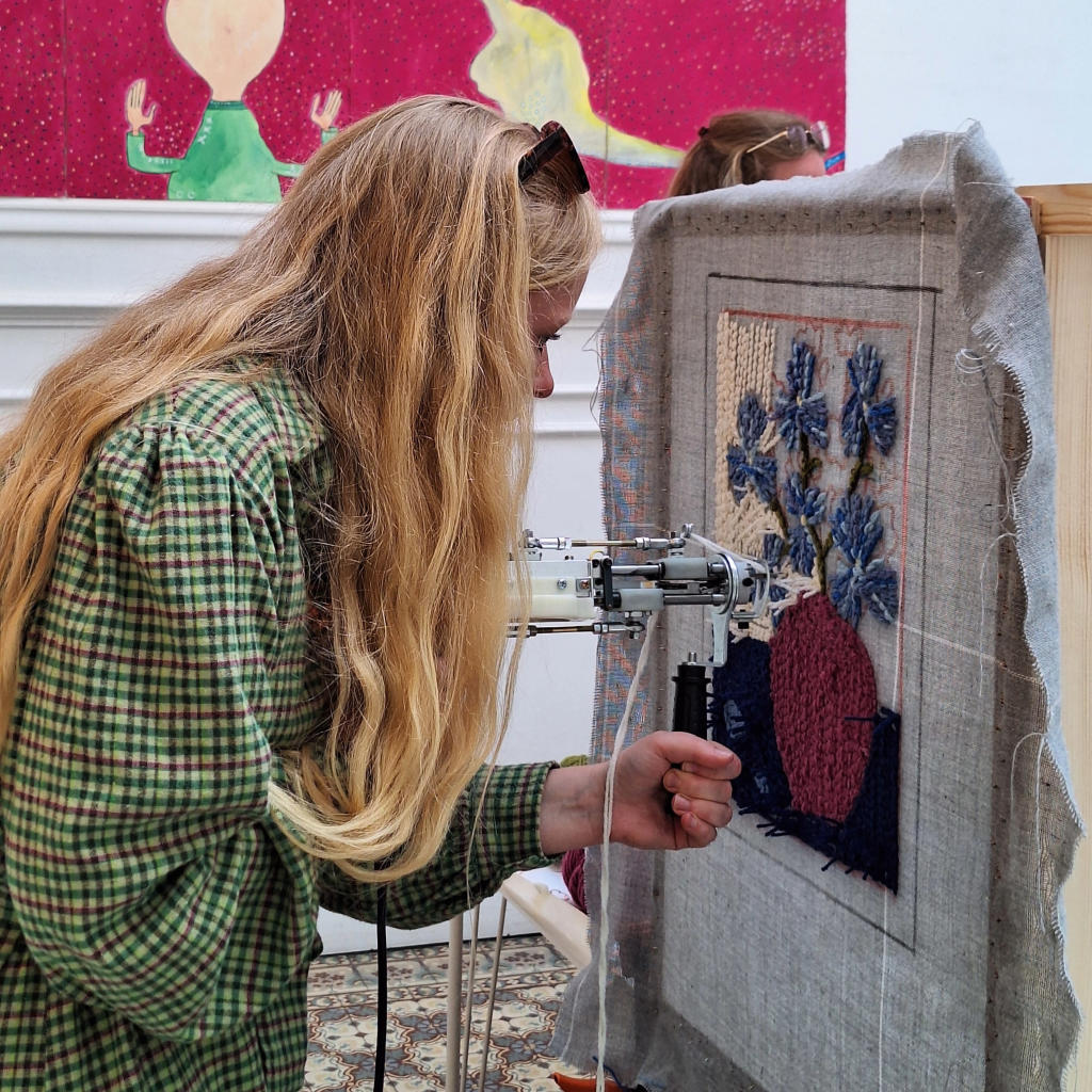 Workshop tufting